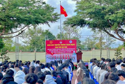 TRƯỜNG THPT SỐ 1 TÔN ĐỨC THẮNG PHỐI HỢP TỔ CHỨC CHƯƠNG TRÌNH GIÁO DỤC TRUYỀN THỐNG CHO THẾ HỆ TRẺ- CHÀO MỪNG KỶ NIỆM 81 NĂM NGÀY THÀNH LẬP QUÂN ĐỘI NHÂN DÂN VIỆT NAM