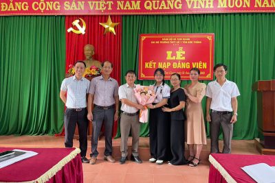 Chi bộ trường THPT số 1 Tôn Đức Thắng làm tốt công tác phát triển Đảng từ học sinh